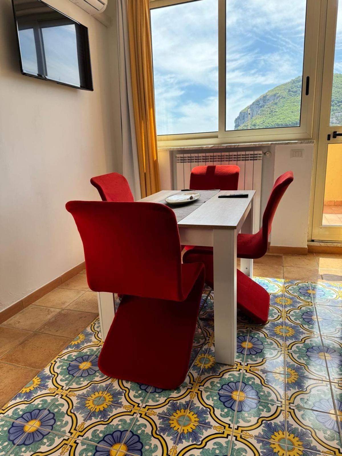 Sirenai Apartment Colli di Fontanelle Bilik gambar